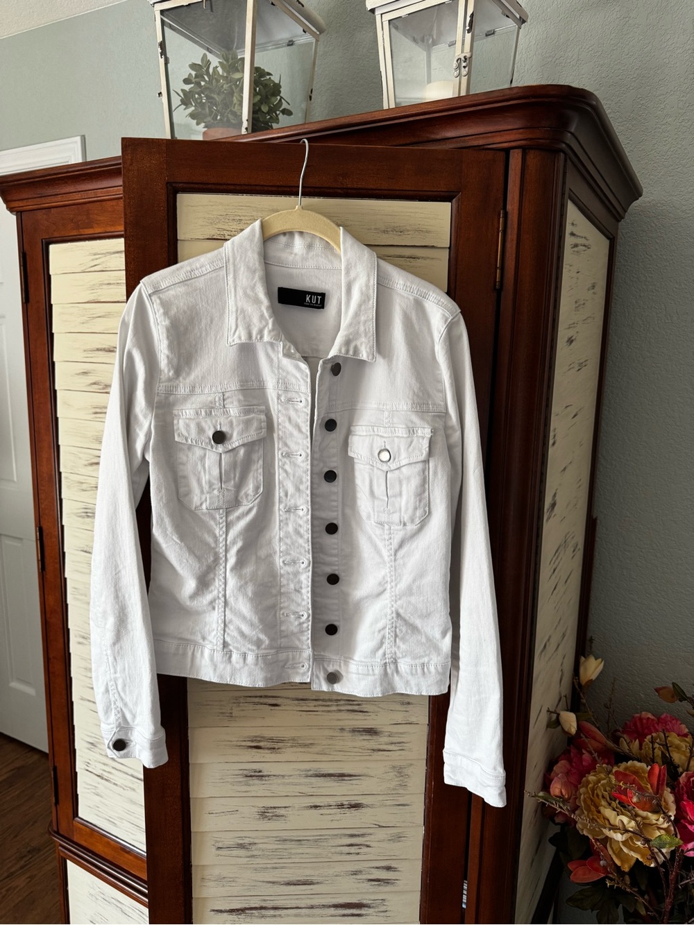 KUT from the Kloth White Denim Jacket Women’s Size Medium
